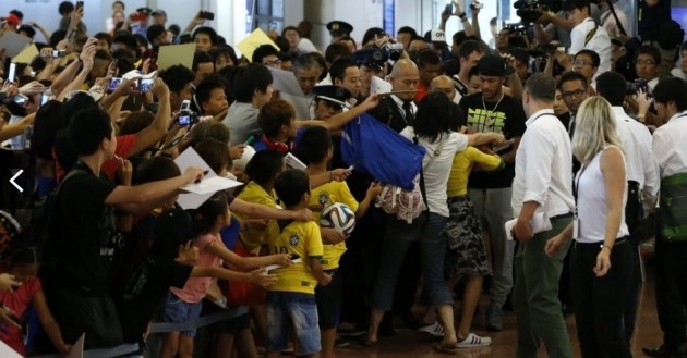 Neymar esteve em Tóquio cumprindo acordos publicitários